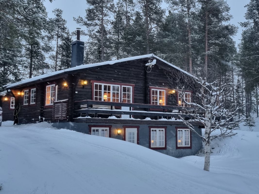 Stuga med 10-12 sängplatser i  Funäsdalen, Jämtland