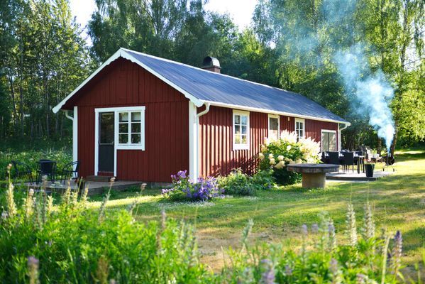 Mysig stuga vid Emån med kanonläge till allt