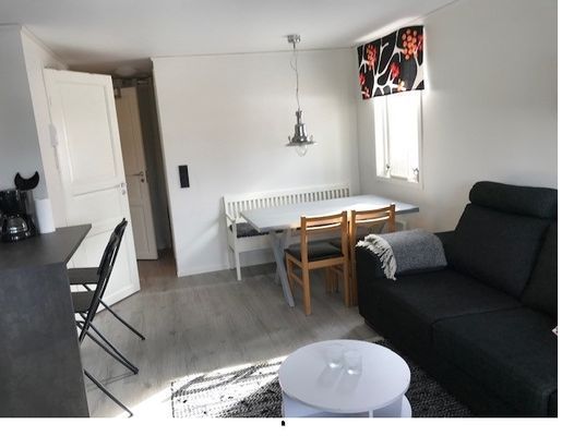 Hyr denna stuga i Åre på 40 m². 4-5 sängplatser. 4 400 - 7 500 kr per vecka. Se bilder och tillgänglighet här.