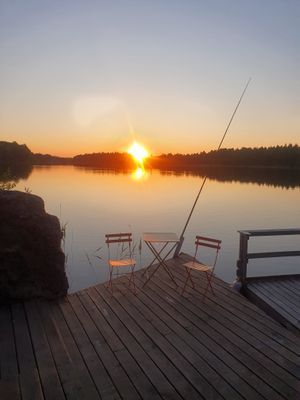 Hyr denna stuga i Katrineholm på 90 m². 6-7 sängplatser. 9 000 - 12 000 kr per vecka. Se bilder och tillgänglighet här.