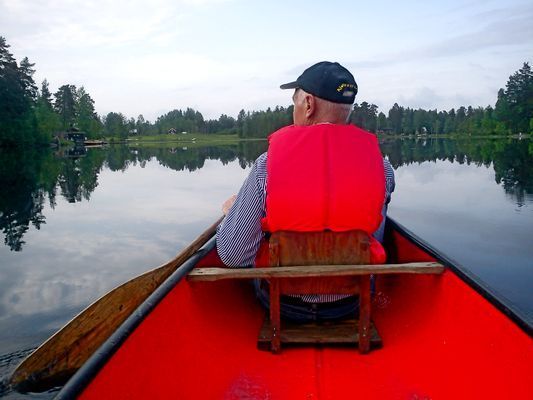 Hus med sjöläge, båt och kanot - Bild 41