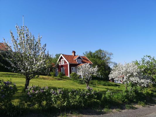 Vackert belägen nyrenoverad stuga i Karlstorp