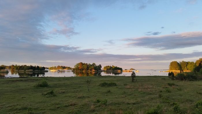 Havsvy med Öland vid horisonten