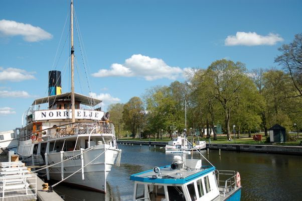 Norrtälje hamn 15 min bilväg från stugan