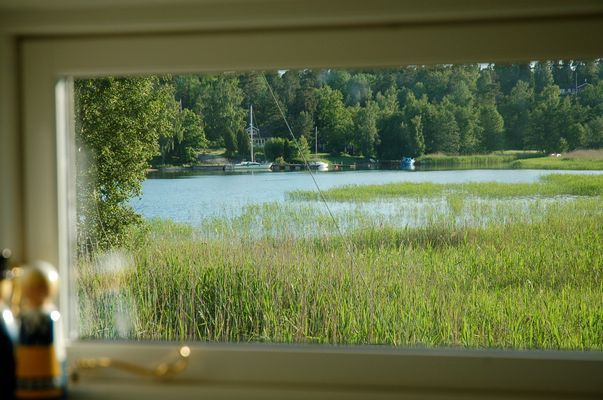 25 meter från havet. Roddbåt + kanot. Diskmaskin.