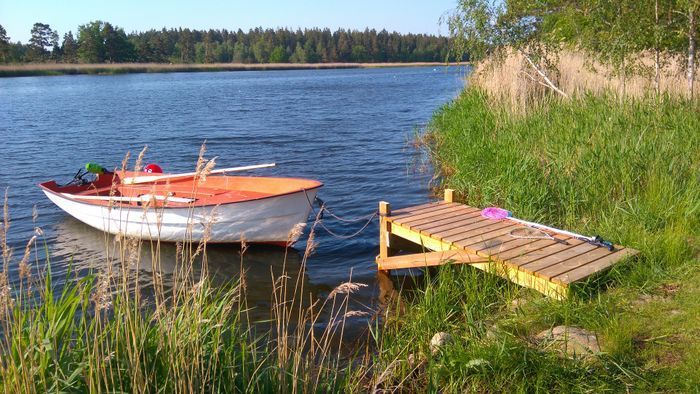 Strandstuga, egen sjötomt, sandstrand,brygga o båt - Bild 15