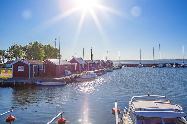 Strandstuga, egen sjötomt, sandstrand,brygga o båt - Bild 25