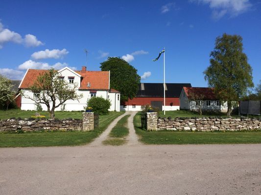 Närhet till Bläsinge hamn och lång sandstrand