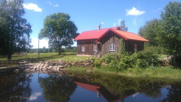 Modernt boende i 1700-talsmiljö lakan o städ ingår - Bild 1