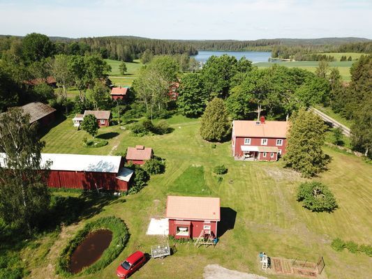 Hyr denna stuga i Östra Ämtervik på 220 m². 11-12 sängplatser. Pris ej tillgängligt. Se bilder och tillgänglighet här.