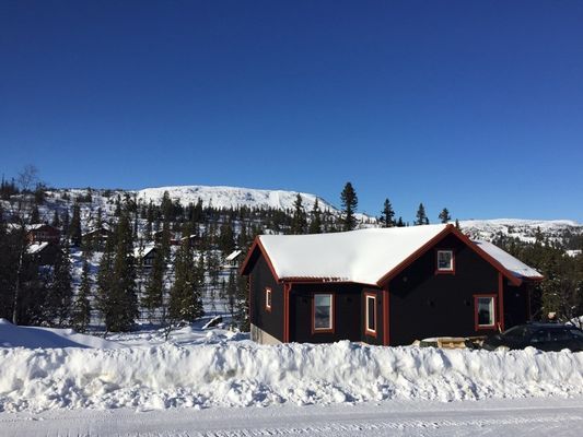 Hyr denna stuga i Vemdalen på 100 m². 8 sängplatser. 6 000 - 16 000 kr per vecka. Se bilder och tillgänglighet här.