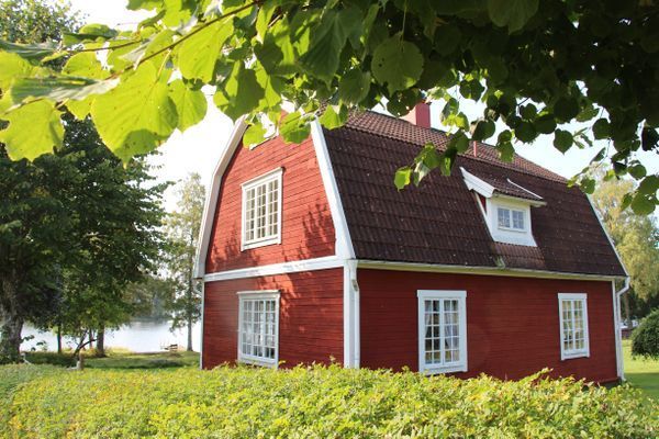 Stort hus med strandtomt