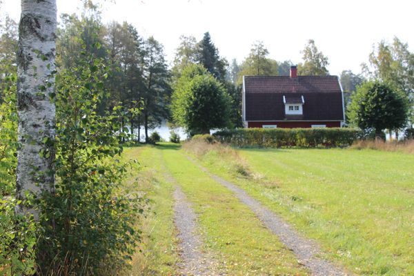 Bild 4 på Stort hus med strandtomt