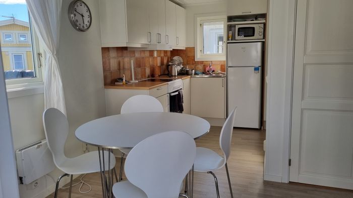 Hyr denna stuga i Olofsbo på 27 m². 4 sängplatser. Från 6 000 kr per vecka. Se bilder och tillgänglighet här.