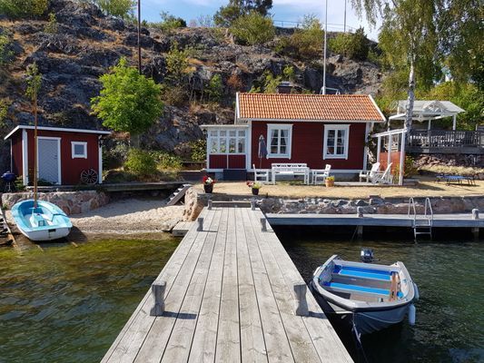 Charmig Sjöstuga på Dalarö, vid havet, egen strand