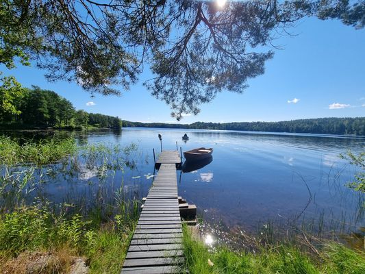 Mysig stor Villa med egen brygga vid sjö och natur - Bild 8