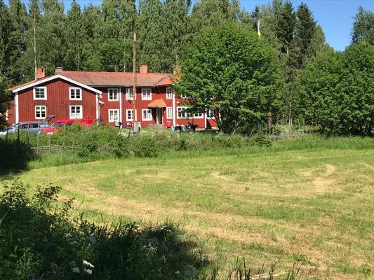 Semester i Hälsingegård, sjöutsikt, 14 bäddar