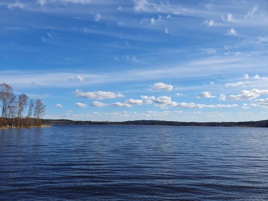 Sjön Solgen från egen brygga.