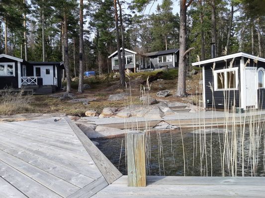 Fin sjötomt med egen brygga och bastu