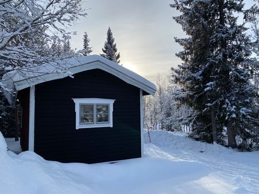 Hyr denna stuga i Grövelsjön på 28 m². 2-4 sängplatser. 3 500 - 5 500 kr per vecka. Se bilder och tillgänglighet här.