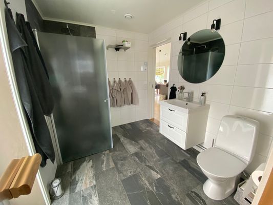 Stora hus med bastu och jacuzzi - Bild 12