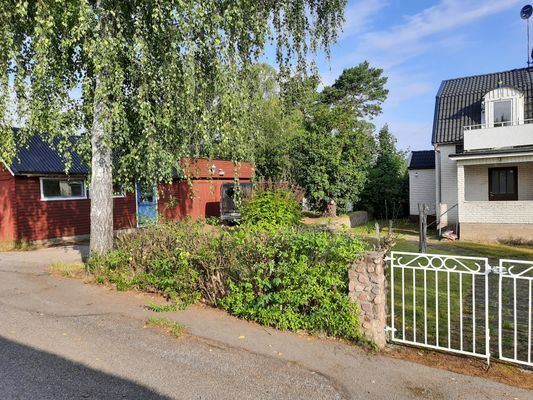 Hyr denna stuga i Vimmerby på 100 m². 9 sängplatser. Från 9 000 kr per vecka. Se bilder och tillgänglighet här.