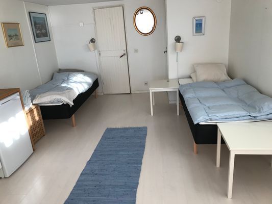 Hyr denna stuga i Höganäs på 50 m². 2-4 sängplatser. 6 000 - 7 000 kr per vecka. Se bilder och tillgänglighet här.