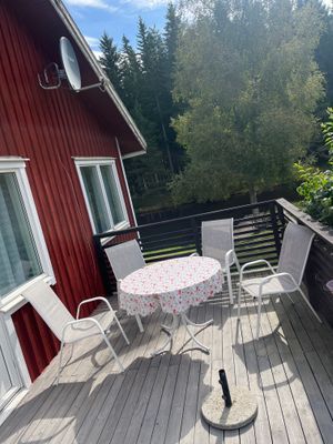 Rymligt hus på landet bredvid damm med egen brygga - Bild 13