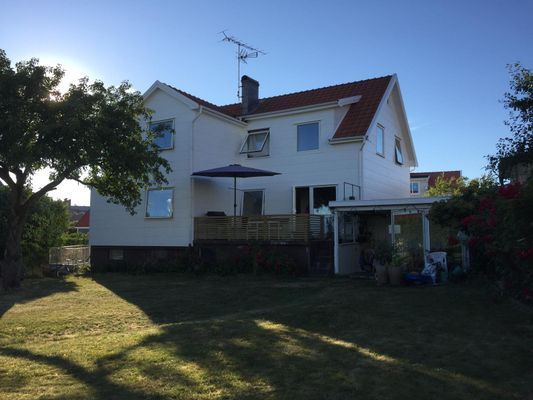 Barnvänligt hus 1-2 familjer nära hav + centrum