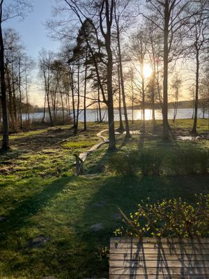 Mysig stuga med sjöutsikt vid Lursjön