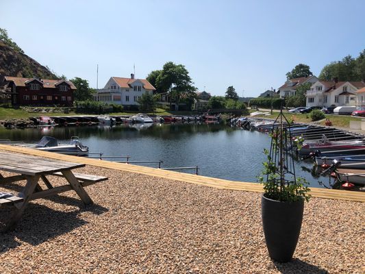 Bo 200 m från havet i Slussen på Orust - Bild 13