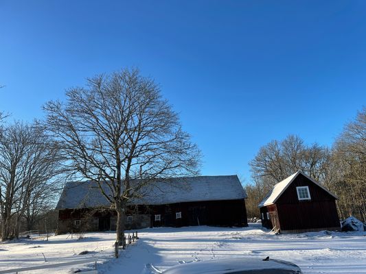 Hyr denna stuga i Tingsryd på 69 m². 4-7 sängplatser. 5 000 - 15 000 kr per vecka. Se bilder och tillgänglighet här.