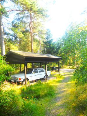 Ni har en egen carport till bilen.