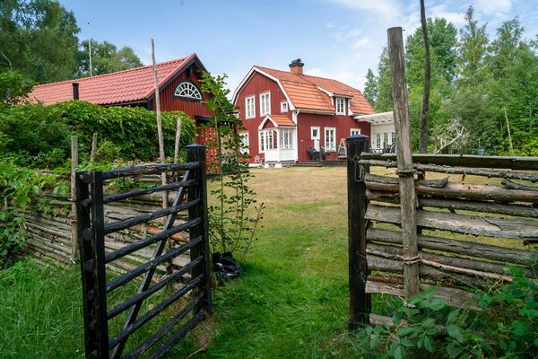 Genuint smålandshus vid sjön Bellen, Mariannelund,