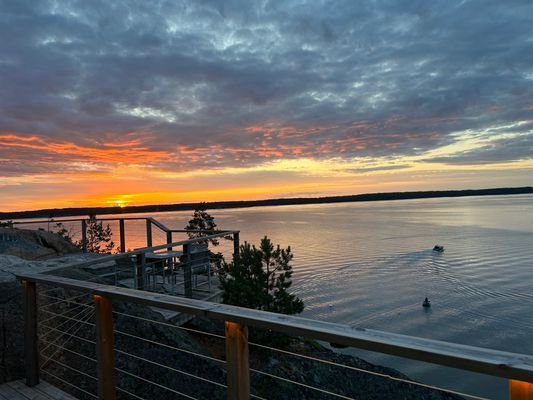 Idylliskt i skärgården med slående utsikt och pool - Bild 44