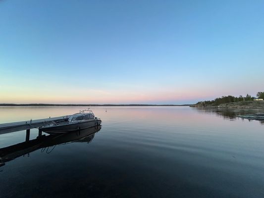 Idylliskt i skärgården med slående utsikt och pool - Bild 29