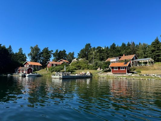 Udden Lådna, Värmdö Sjötomt fantastiskt läge.