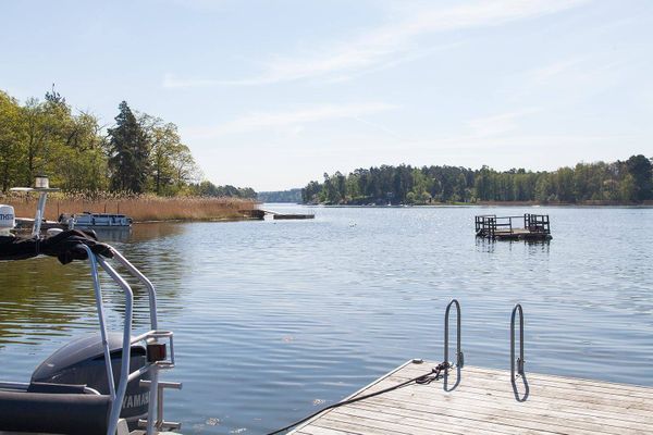 Bild 3 på Skärgårdsstuga med sjöutsikt på ö nära Vaxholm