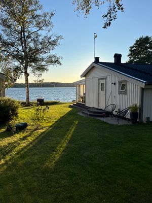 Mysig stuga på egen strandtomt