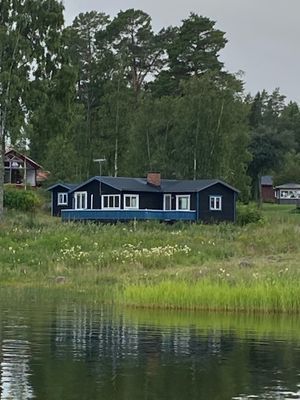 Stuga med fantastiskt läge vid havet i Stocka