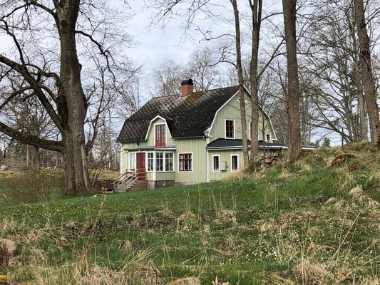 Fridfull & charmig våning i Smålands Trädgård