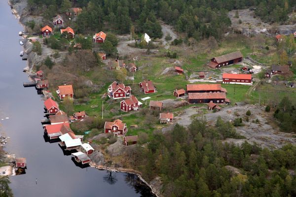 Mysig skärgårds stuga nära havet med kök och loft