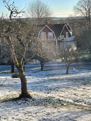 Vackert belägen nyrenoverad stuga i Karlstorp