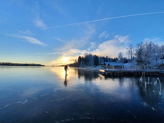 Innersta Friden, stugan med unikt sjönära läge - Bild 59