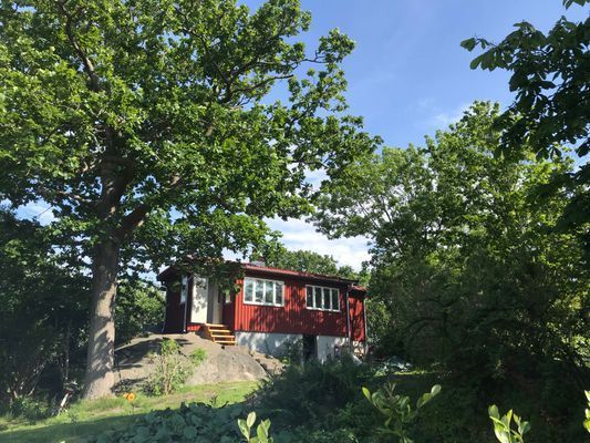 HUS VID HAVET PÅ BRÄNNÖ