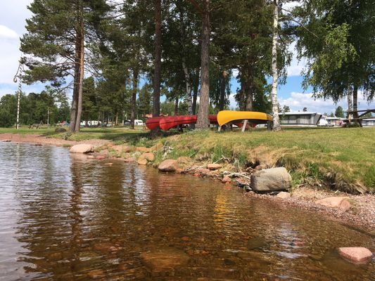 Mysig stuga på Sollerön. Tomteland på höstlovet!