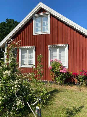 Stuga nära havet i Blekinge med pool och kajaker