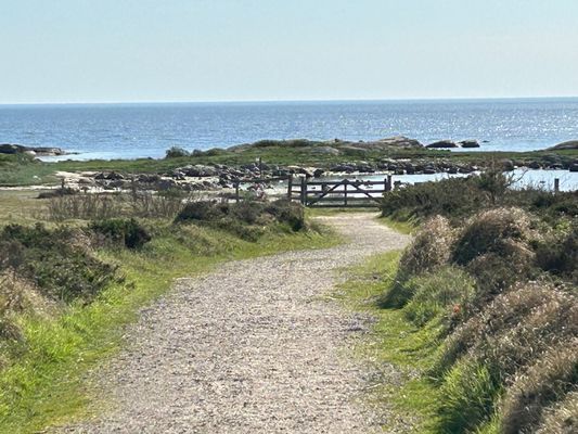 Trivsamt fritidshus nära havet. - Bild 19