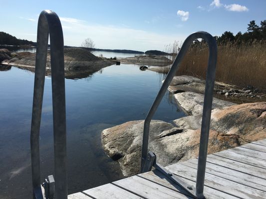 Vackert skärgårdshus med havstomt och egen badö - Bild 13