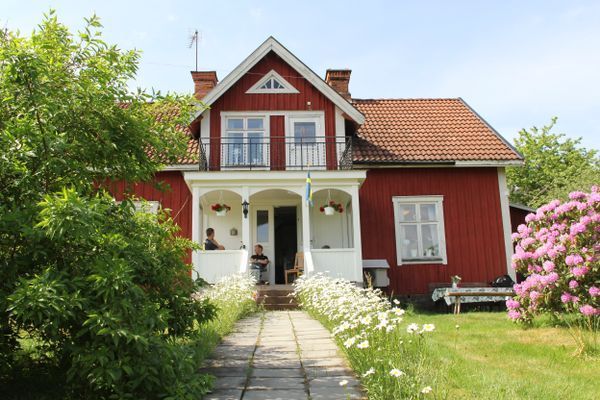 Stort lantligt hus på landet